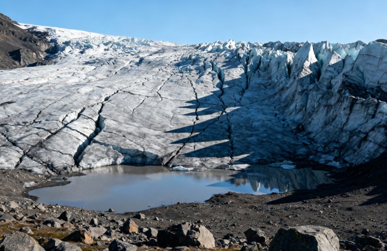 Glacial Retreat and Climate Change: A Critical Look Through Science and Art